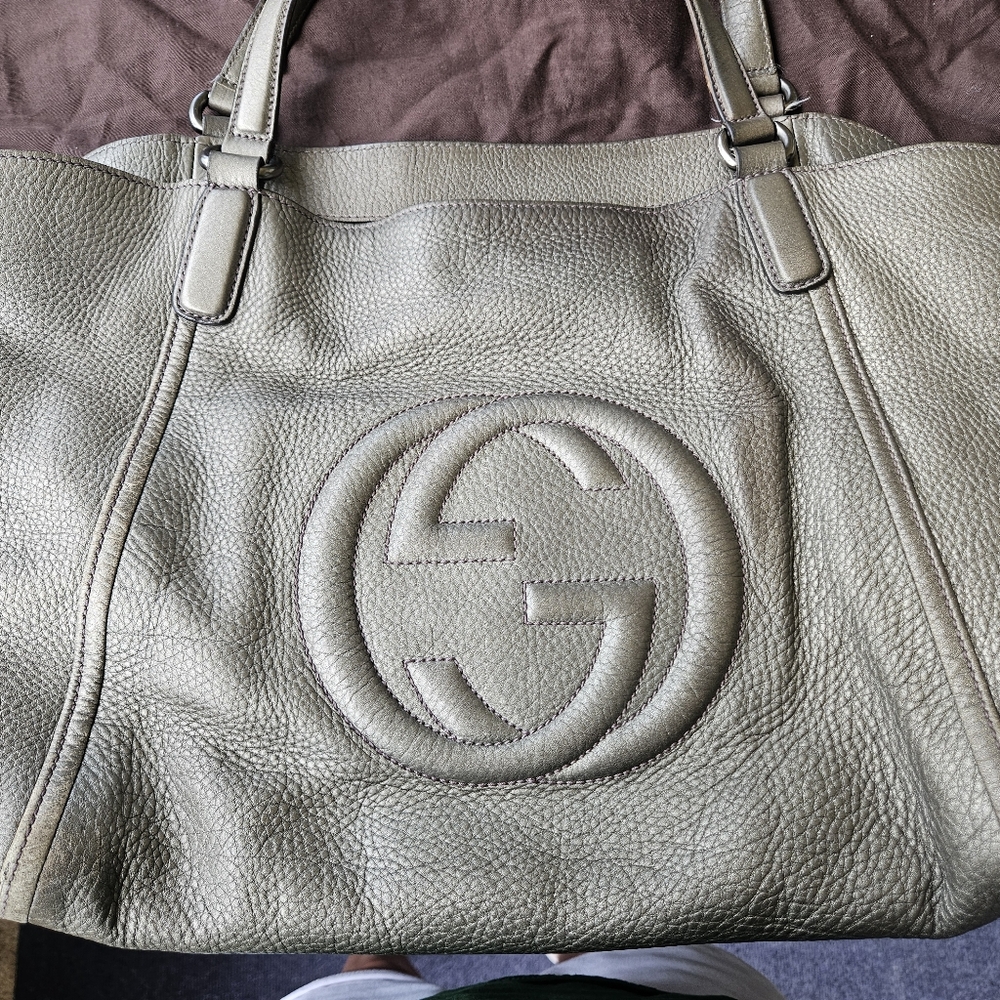 Authentic Gucci Pebbled Calfskin Medium Soho Shoulder Tote